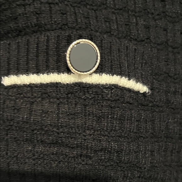 Chic Black Long Sleeve Sweater Dress with White Accents - Picture 4 of 7